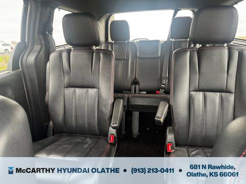 Used 2017 Dodge Grand Caravan GT image 4