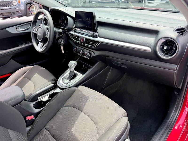 Used 2023 Kia Forte LXS w/ LXS Technology Package FWD image 17