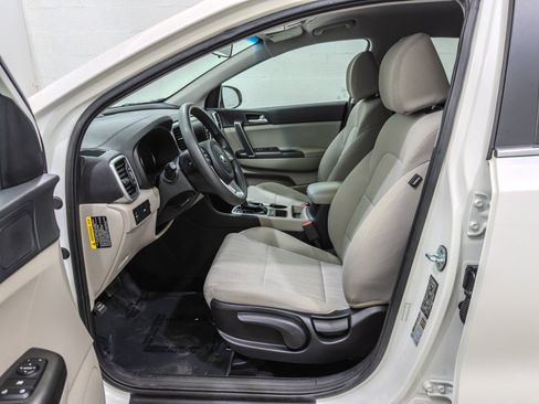 Used 2021 Kia Sportage LX FWD image 11