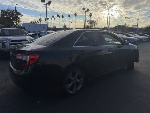 Used 2012 Toyota Camry SE image 5