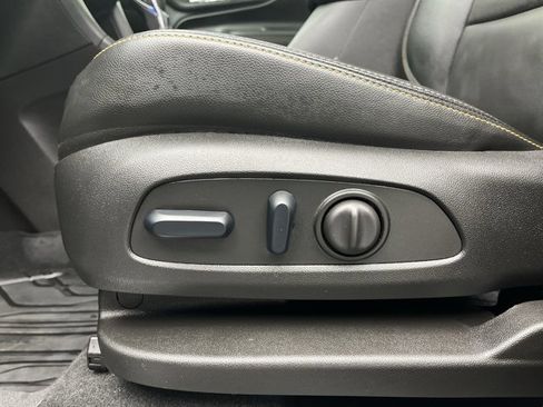 Certified 2024 Chevrolet Equinox Premier image 11