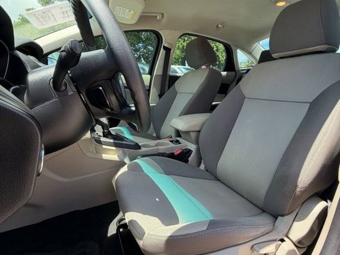 Used 2014 Ford Focus SE FWD image 6