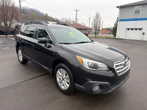 Used 2017 Subaru Outback 2.5i Premium image 7