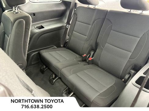 Used 2022 GMC Acadia SLE w/ Driver Convenience Package AWD/4WD image 13