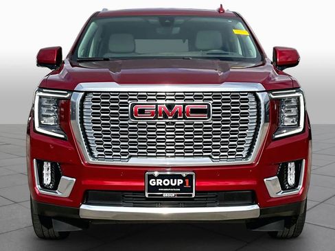 Used 2022 GMC Yukon Denali w/ Denali Premium Package image 4