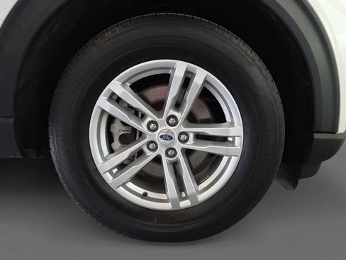 Used 2023 Ford Explorer XLT w/ Equipment Group 202A image 16