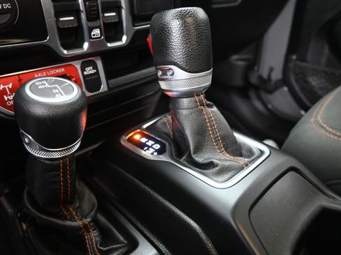 Used 2020 Jeep Gladiator Mojave image 15