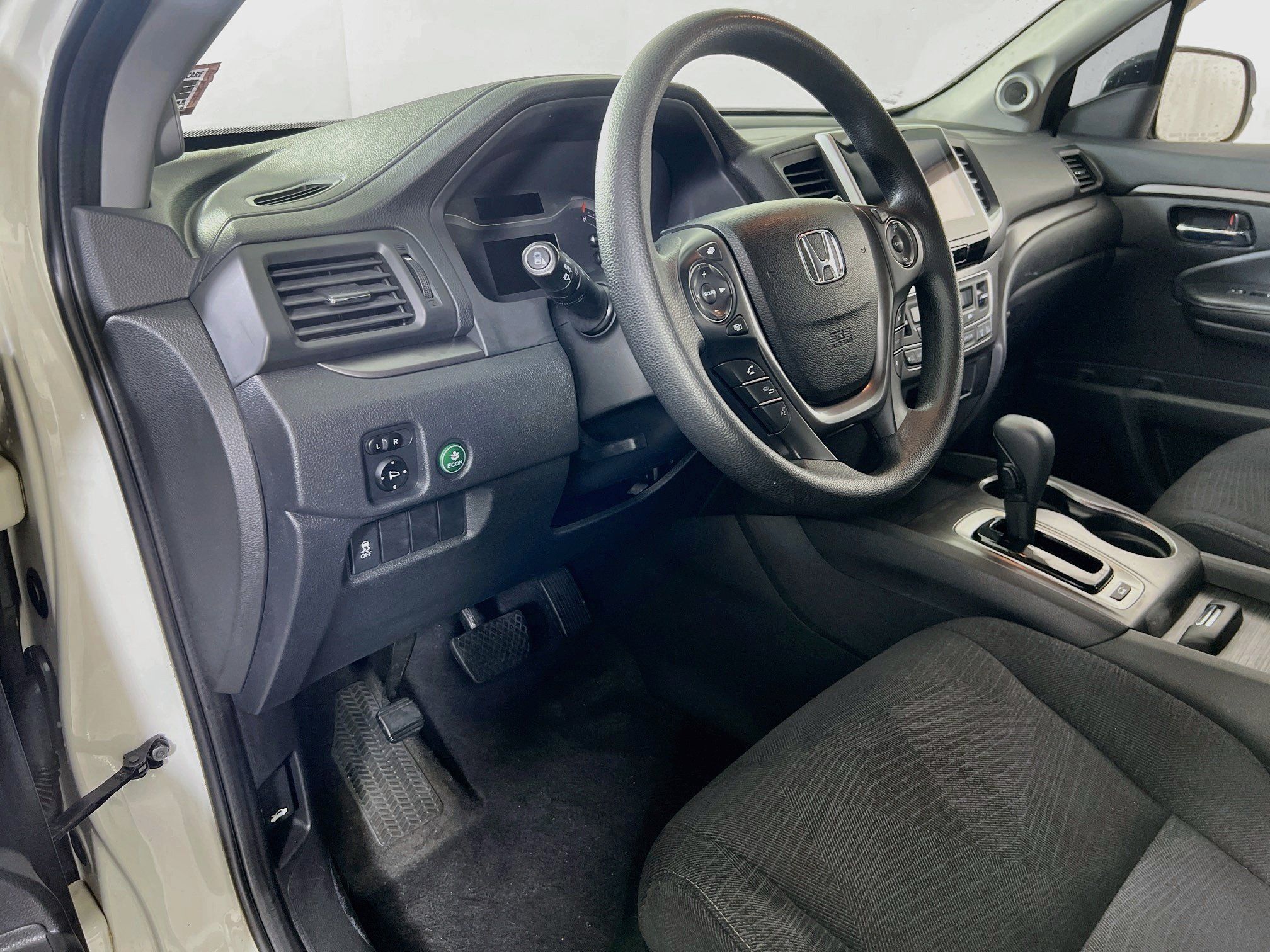 Used 2017 Honda Pilot EX image 9