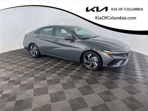 Used 2024 Hyundai Elantra Limited image 1