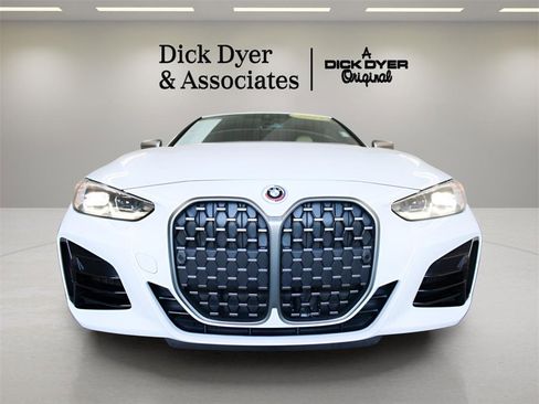 Used 2023 BMW M440i Coupe w/ Premium Package image 9