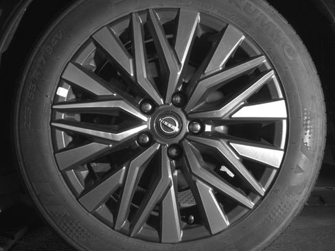 Used 2025 Nissan Altima 2.5 SV FWD image 14