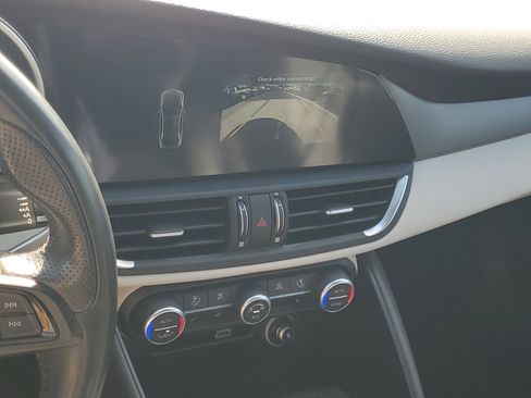 Used 2020 Alfa Romeo Giulia Ti Sport image 27