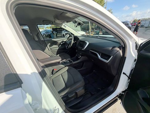 Used 2024 GMC Terrain SLE FWD image 31