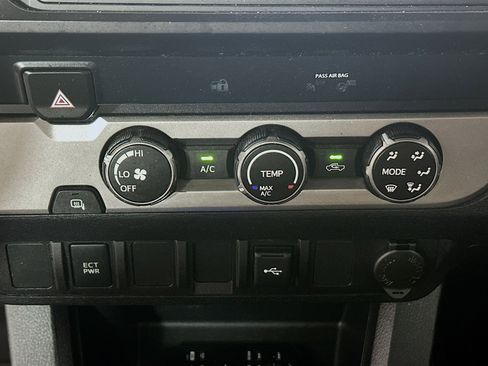 Used 2020 Toyota Tacoma SR w/ SR Convenience Package image 22