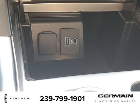 Used 2021 Ford Explorer Limited w/ Equipment Group 301A RWD image 34