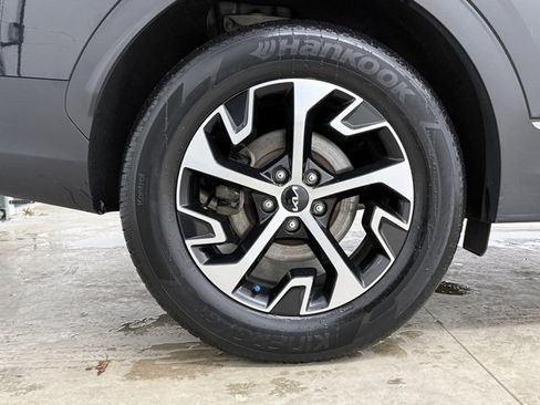 Used 2023 Kia Sportage EX image 11