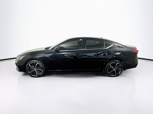 Used 2023 Nissan Altima 2.5 SR AWD/4WD image 4