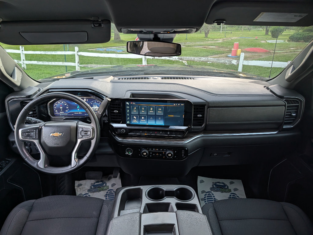 Used 2023 Chevrolet Silverado 1500 LT AWD/4WD image 28