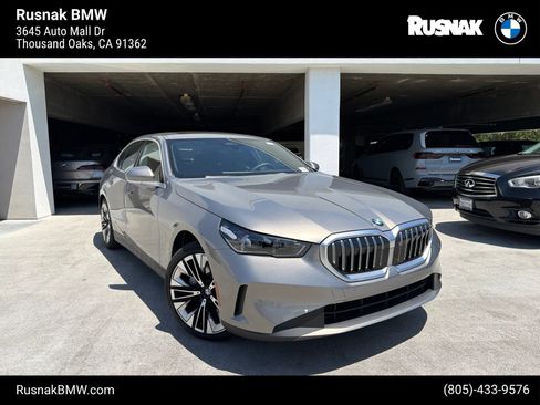Used 2026 BMW 530i w/ Premium Package RWD image 1
