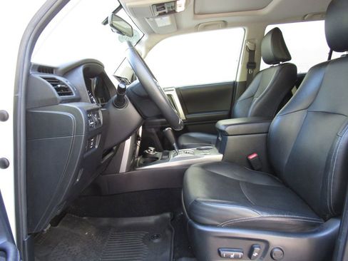 Used 2018 Toyota 4Runner Limited AWD/4WD image 10