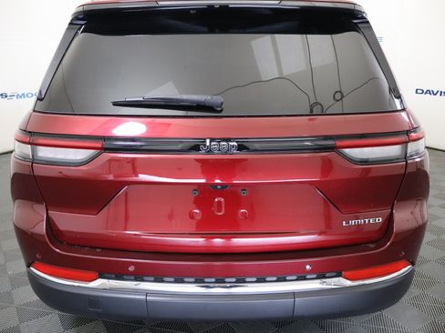 Used 2023 Jeep Grand Cherokee Limited image 8