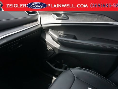 Used 2023 Jeep Grand Cherokee Limited AWD/4WD image 36