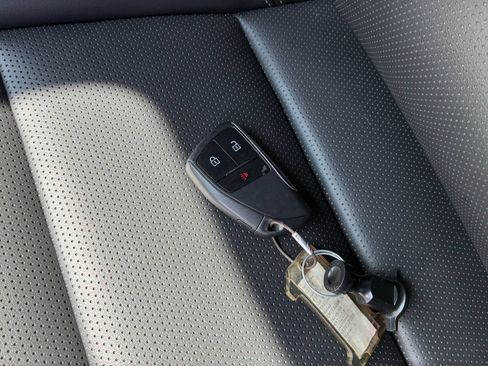 Used 2024 Buick Envision Preferred AWD/4WD image 17