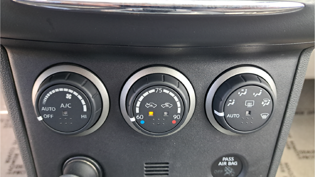Used 2012 Nissan Rogue SL AWD/4WD image 33