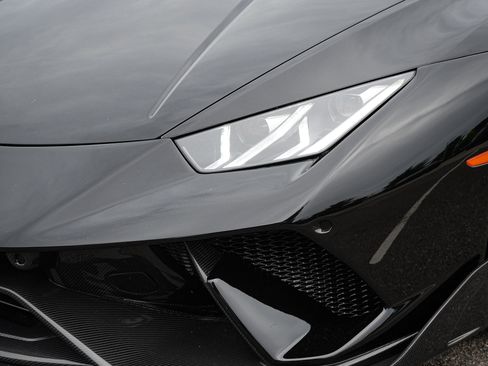 Used 2016 Lamborghini Huracan LP 580-2 RWD image 6