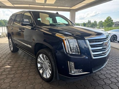 Used 2020 Cadillac Escalade Platinum AWD/4WD image 4