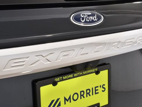 Used 2023 Ford Explorer Limited w/ Limited Technology Package AWD/4WD image 24