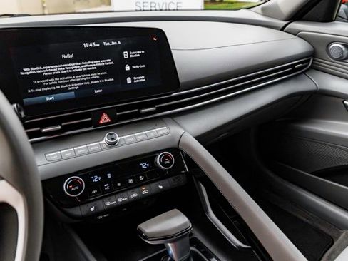 Certified 2023 Hyundai Elantra SEL w/ Convenience Package image 15