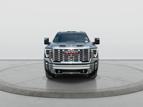 Used 2024 GMC Sierra 2500 Denali w/ Denali Reserve Package AWD/4WD image 3