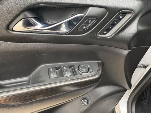 Used 2018 GMC Acadia SLT w/ LPO, Protection Package image 5