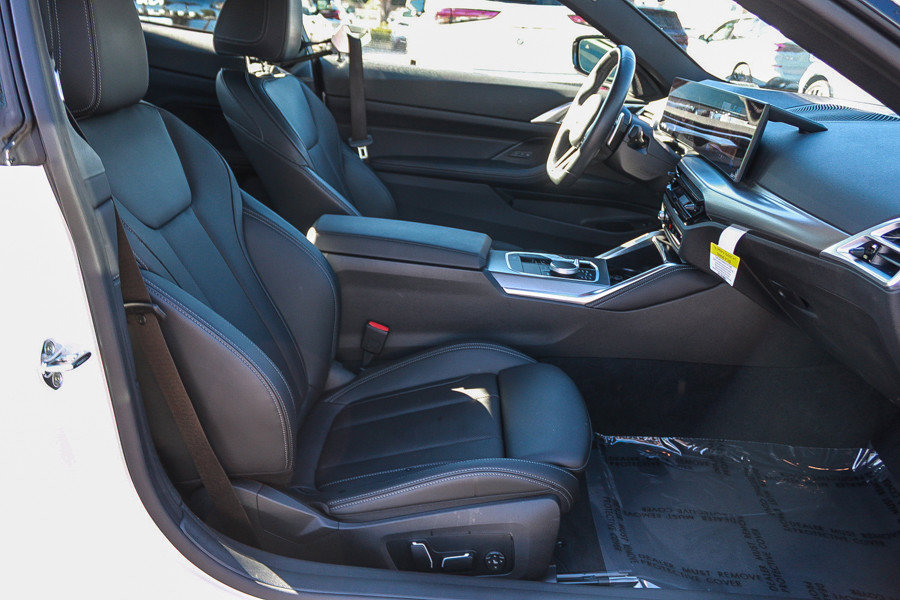 Used 2026 BMW 430i Coupe w/ M Sport Package RWD image 16