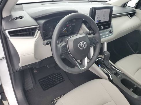 Used 2024 Toyota Corolla Cross LE FWD image 19