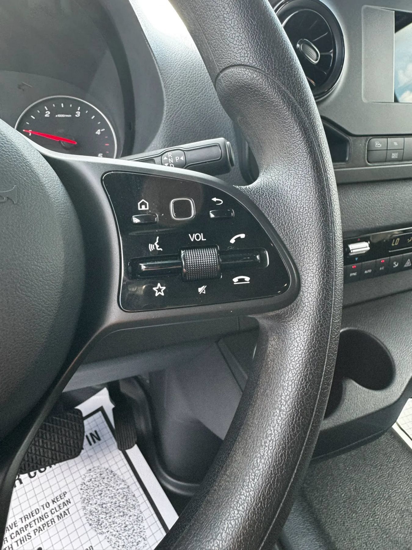 Used 2024 Mercedes-Benz Sprinter 2500 image 26
