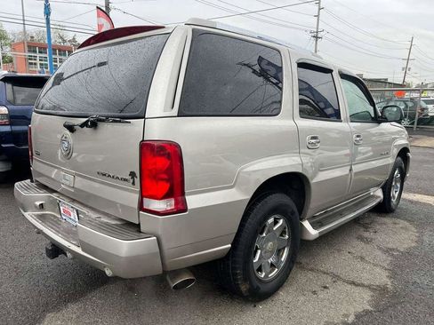 Used 2004 Cadillac Escalade AWD image 11