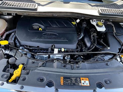 Used 2017 Ford Escape SE w/ Equipment Group 201A FWD image 32