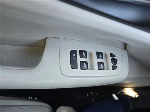 Used 2019 Volvo S60 T5 Inscription image 27