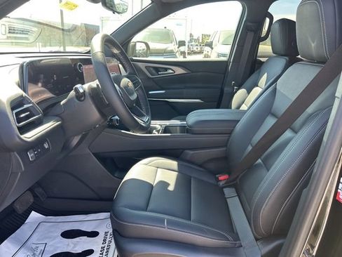 New 2026 Chevrolet Traverse LT w/ Sun and Wheel Package FWD image 15