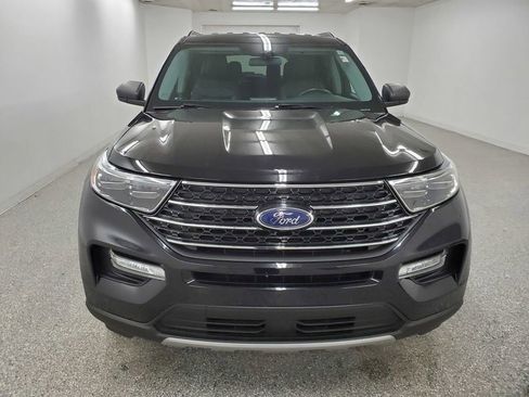 Used 2020 Ford Explorer XLT w/ Equipment Group 202A image 2