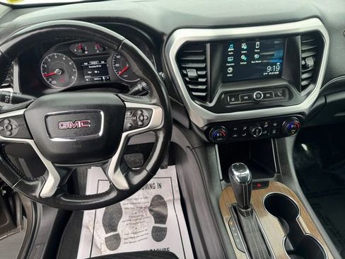 Used 2019 GMC Acadia SLE image 12