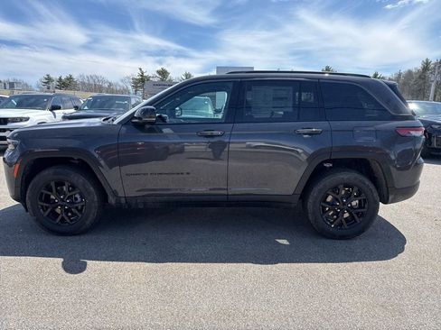 New 2026 Jeep Grand Cherokee Altitude AWD/4WD image 2