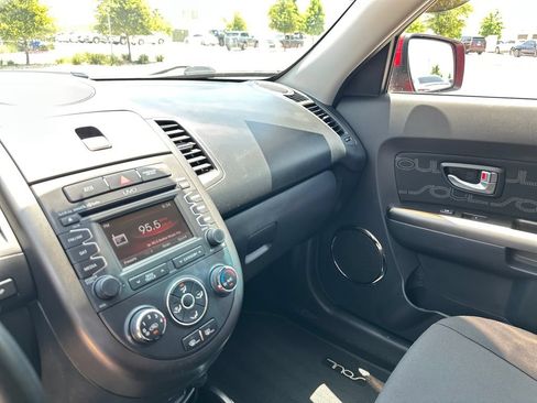Used 2013 Kia Soul + w/ Audio Pkg FWD image 22