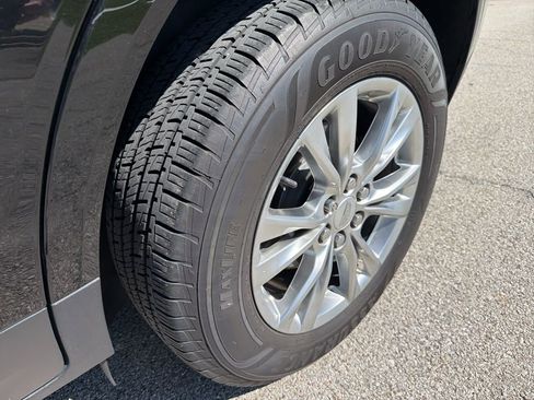 Used 2020 Cadillac XT5 Premium Luxury w/ LPO, Premium Carpet Package image 12