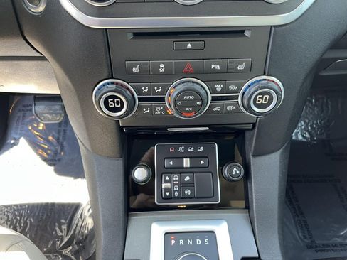 Used 2015 Land Rover LR4 HSE LUX AWD/4WD image 19