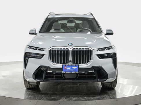 Used 2024 BMW X7 xDrive40i w/ M Sport Package AWD/4WD image 9