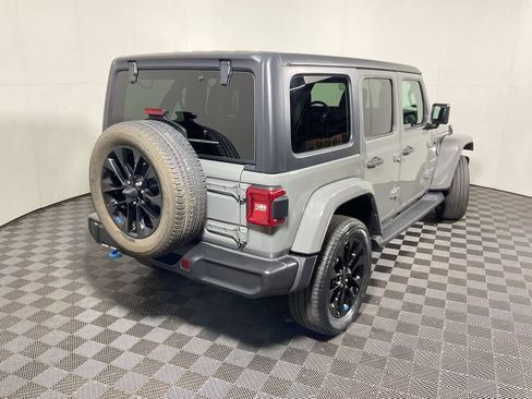 Used 2022 Jeep Wrangler Unlimited Sahara w/ Cold Weather Group AWD/4WD image 20