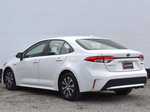 Used 2021 Toyota Corolla LE FWD image 2